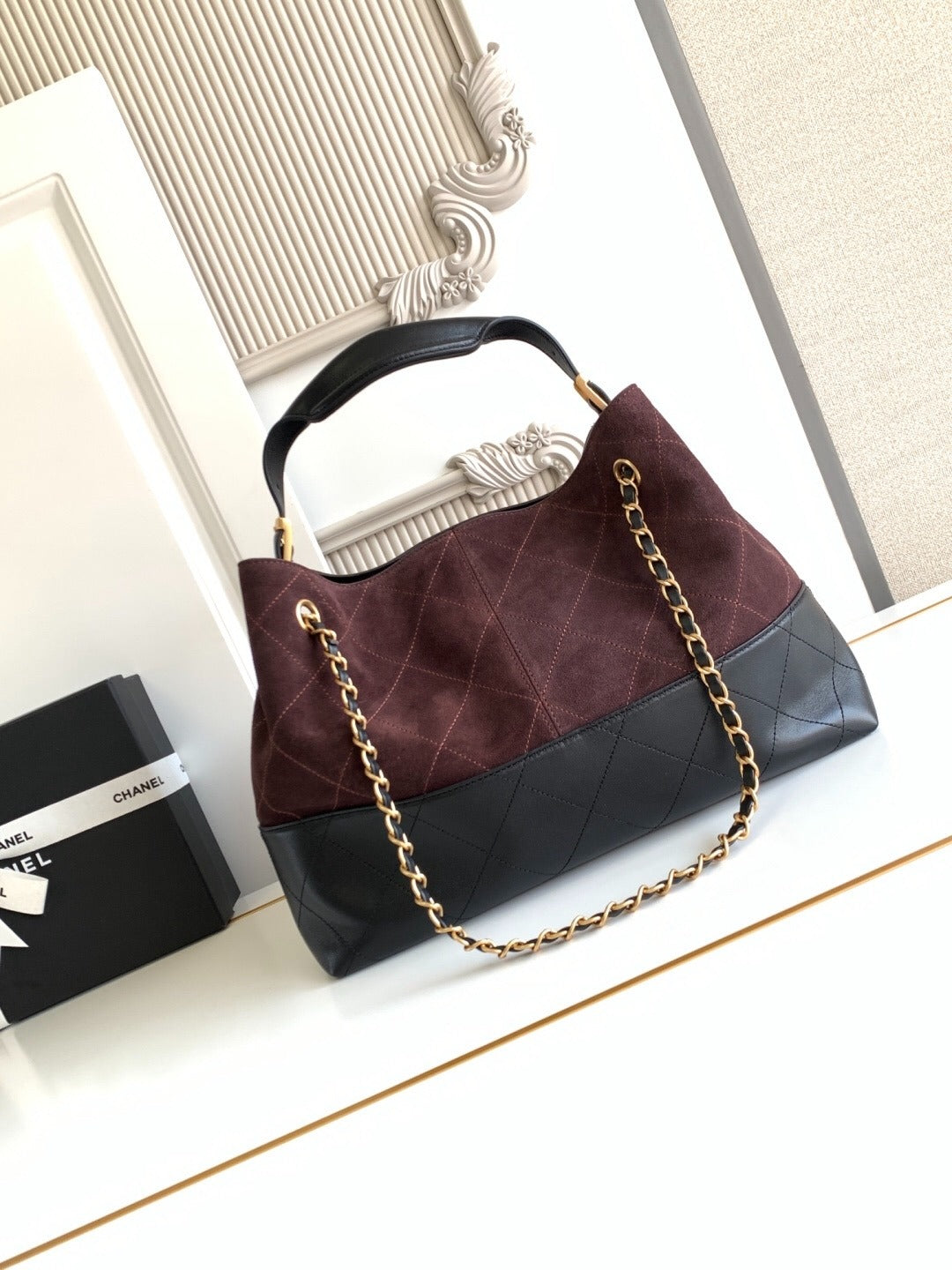 Chanel 25 Leather Tote