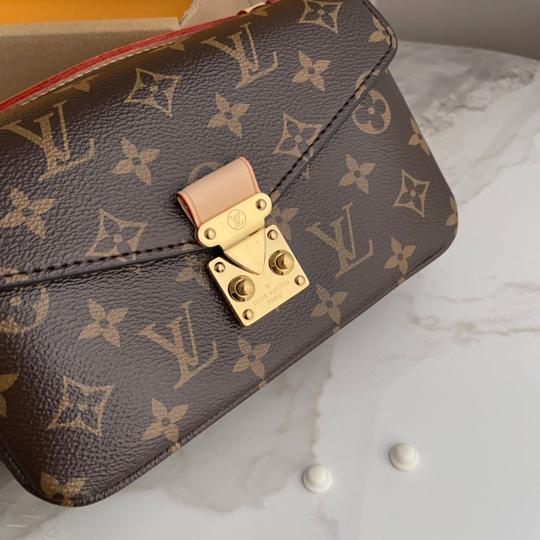Louis Vuitton Shoulder Bag
