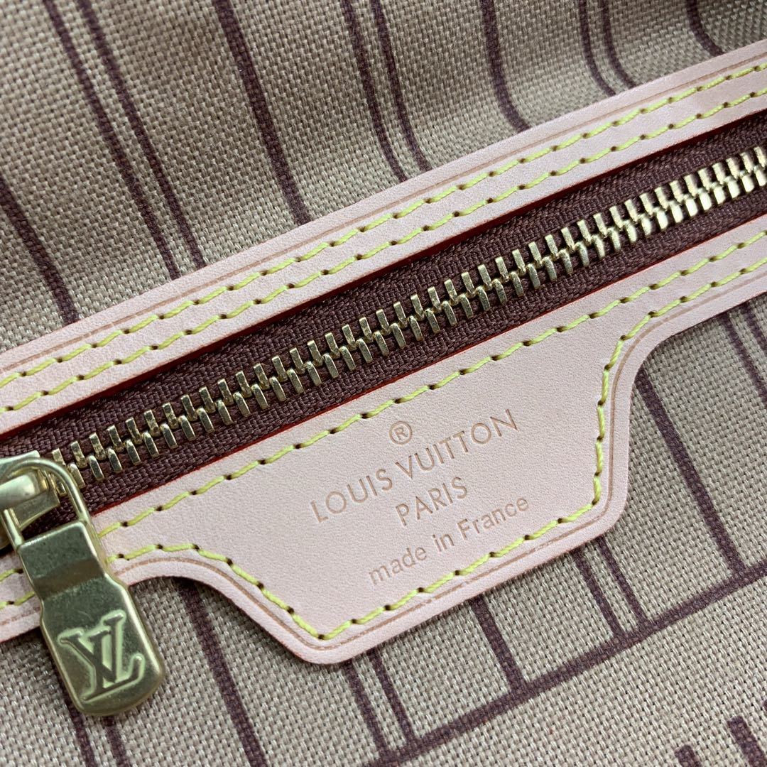Louis Vuitton Classic Tote Bag