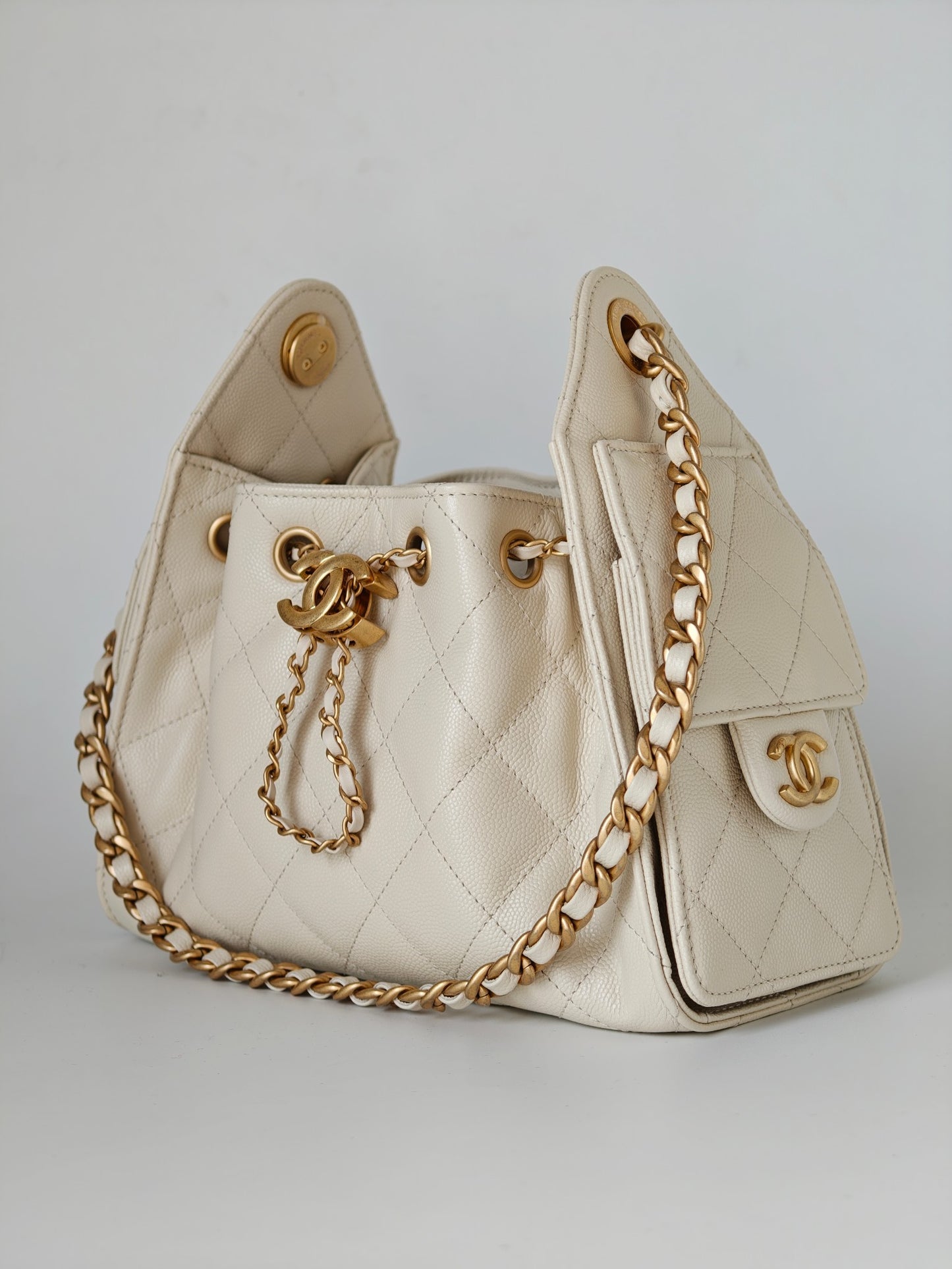 Chanel 25 Mini Cream