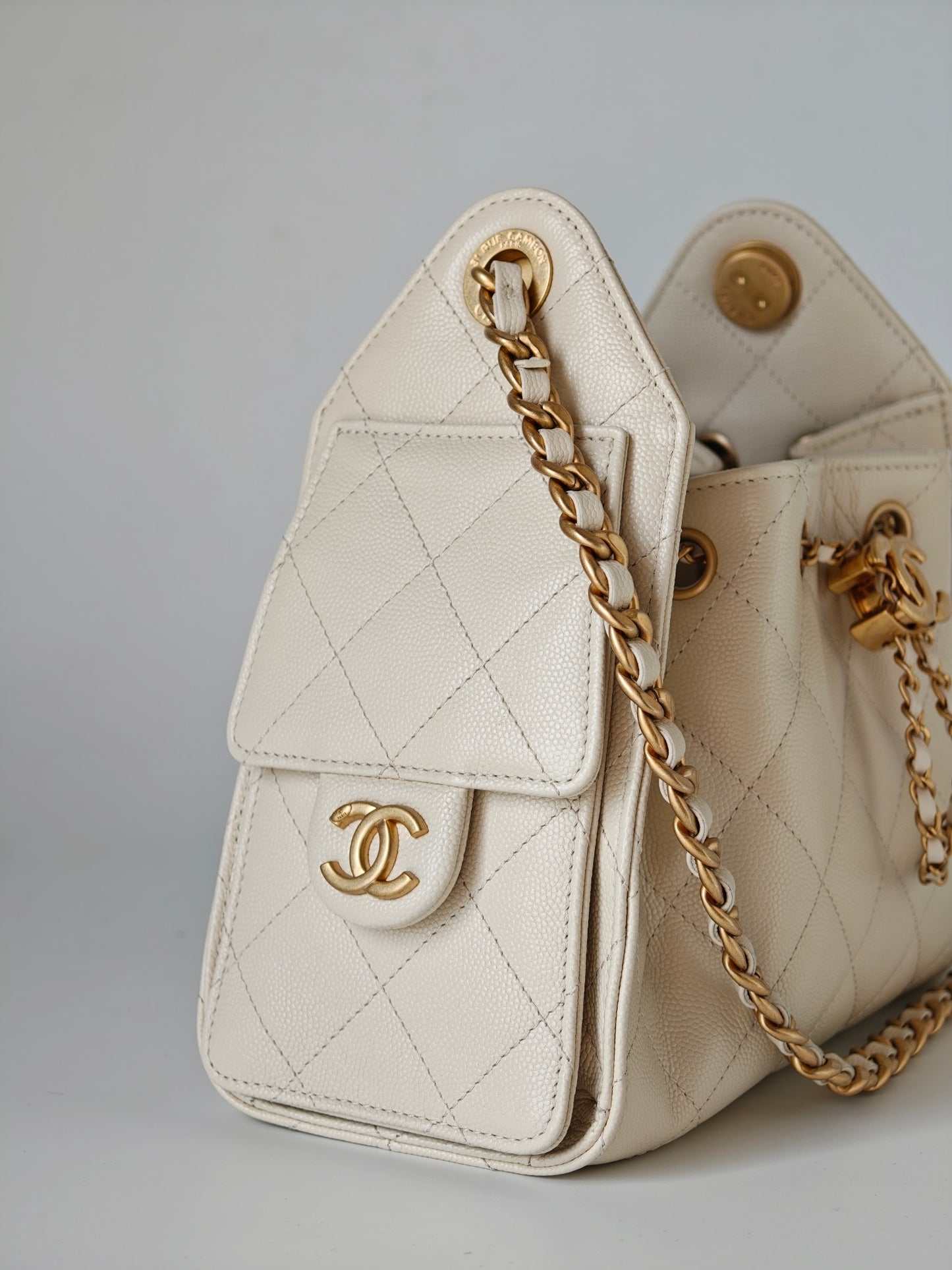 Chanel 25 Mini Cream