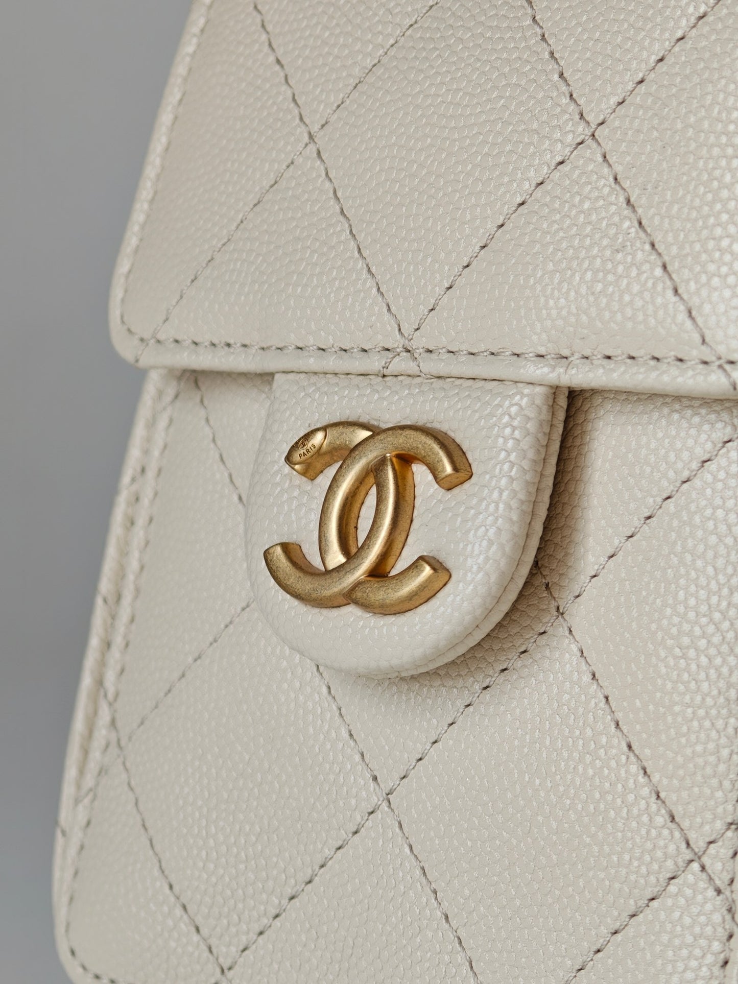 Chanel 25 Mini Cream