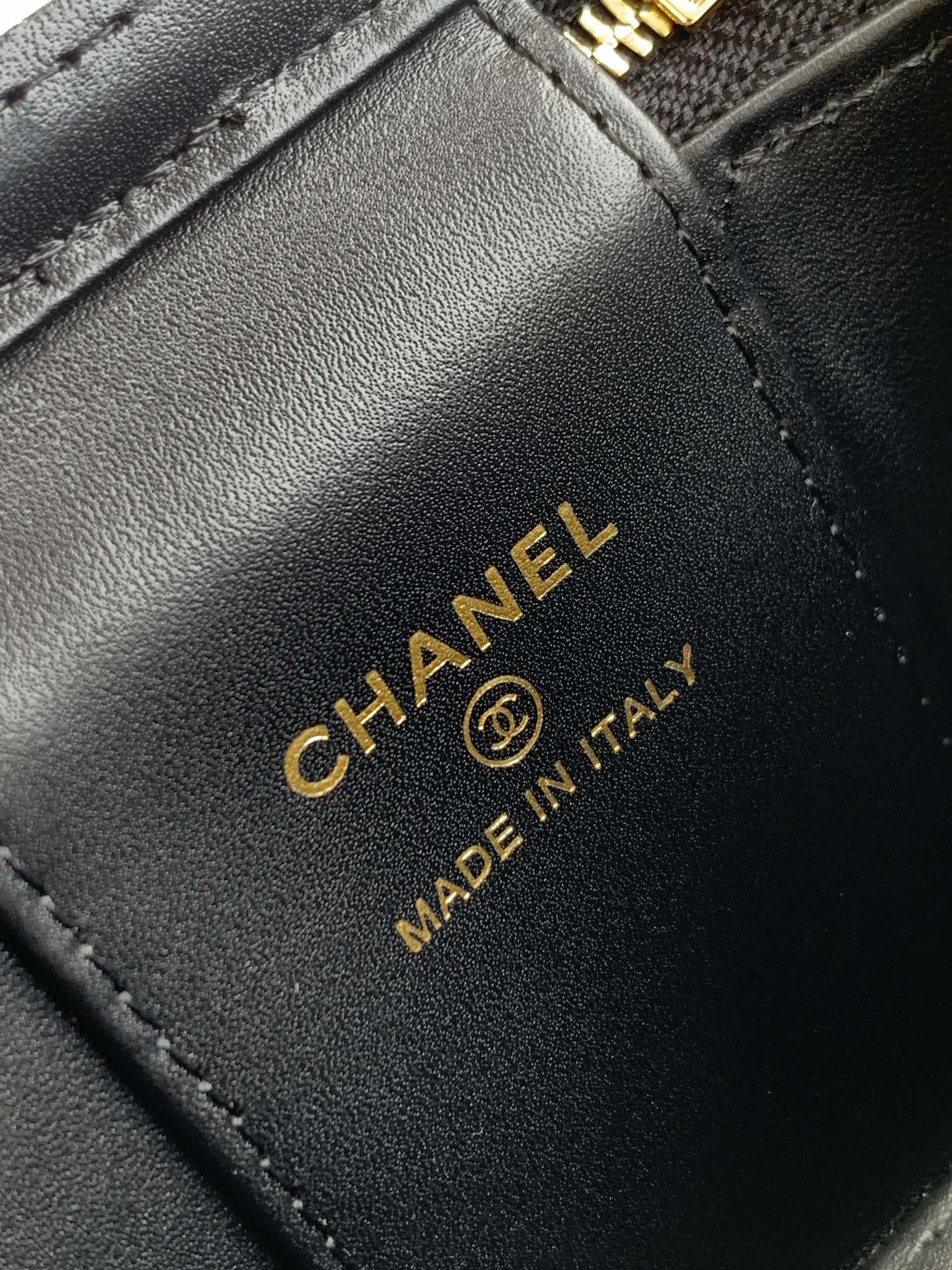 Chanel 25 Mini Vanity Black